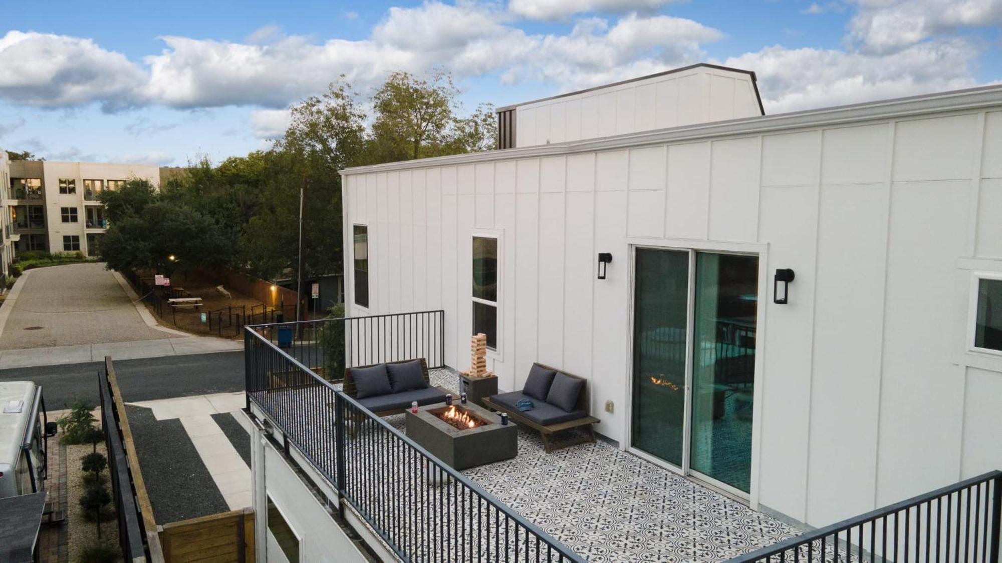 Melody By Avantstay Peloton Included Sleek Home Austin Exterior photo